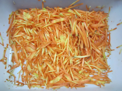 Carrot shreds Tiras de zanahoria
